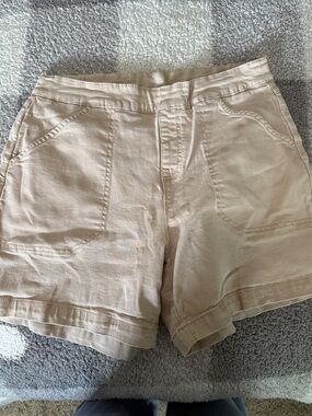 Women’s Casual Cotton Blend Shorts in Beige